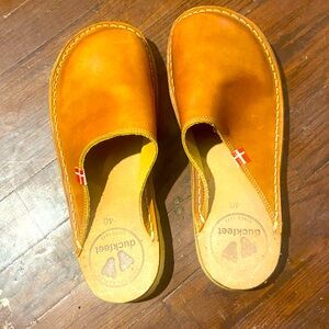 Duck Feet Clogs! Like Birkenstock Clogs